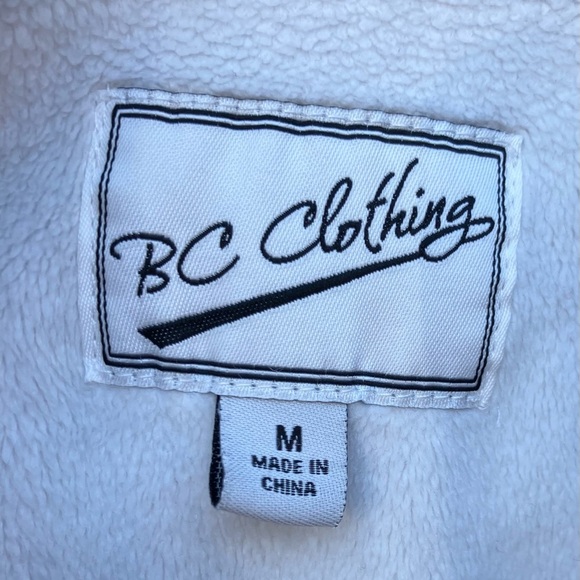 EUC BC Clothing Red and Black Plaid Button Down Jacket Shirt Size Medium - Picture 2 of 12